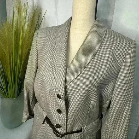 Tahari Arthur S Levine Skirt Suit Size 12 Classy Design Ruffled Skirt - Picture 3 of 12